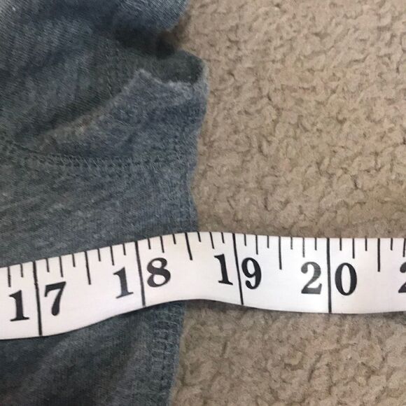 Tek Gear Dry Tech Gray Graphic Women's Tee Medium - Picture 9 of 10